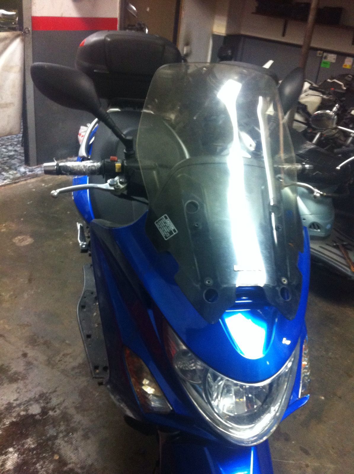Vendo Kymco Xciting 500 averiada de motor
