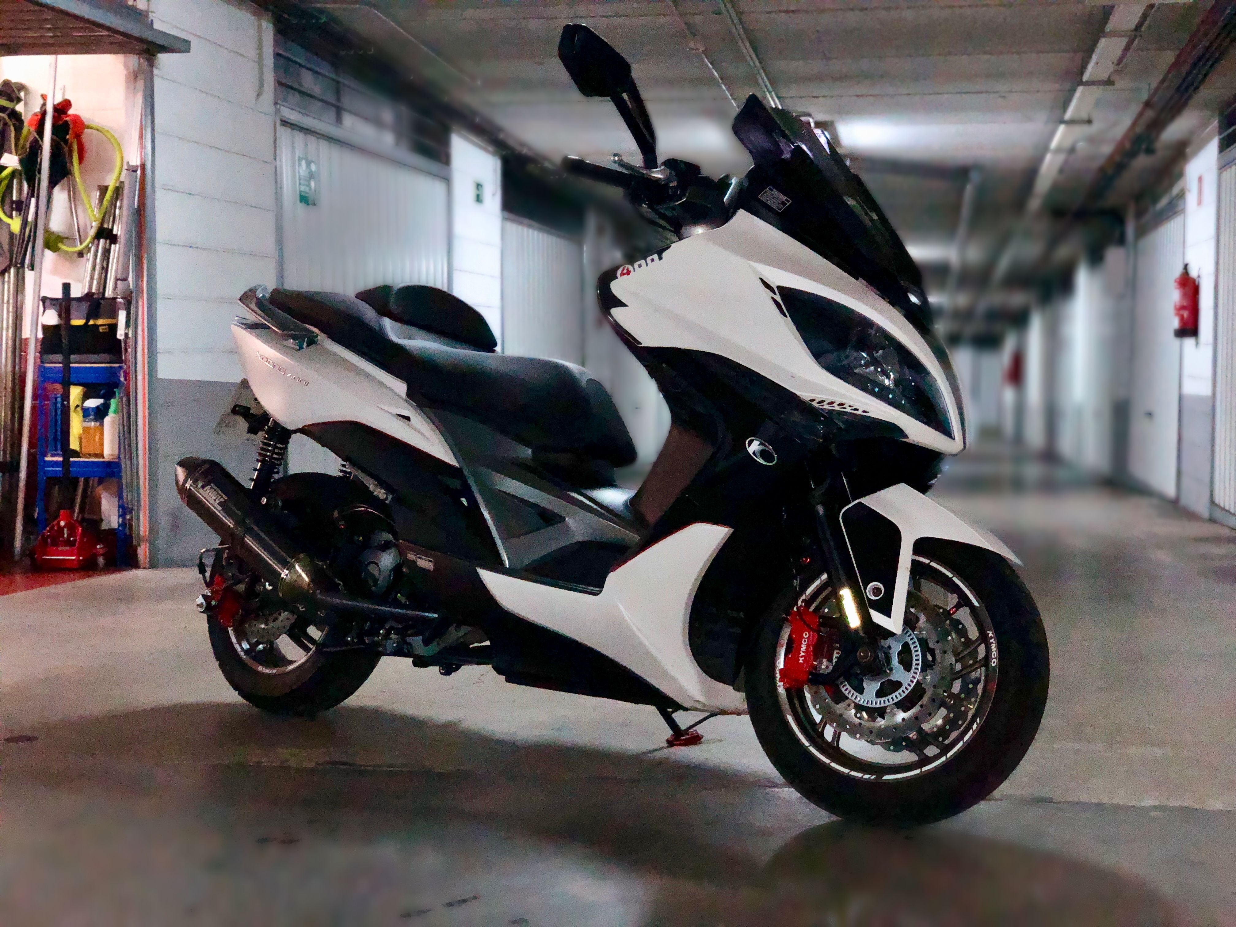 Se vende xciting 400i abs con muchos extras