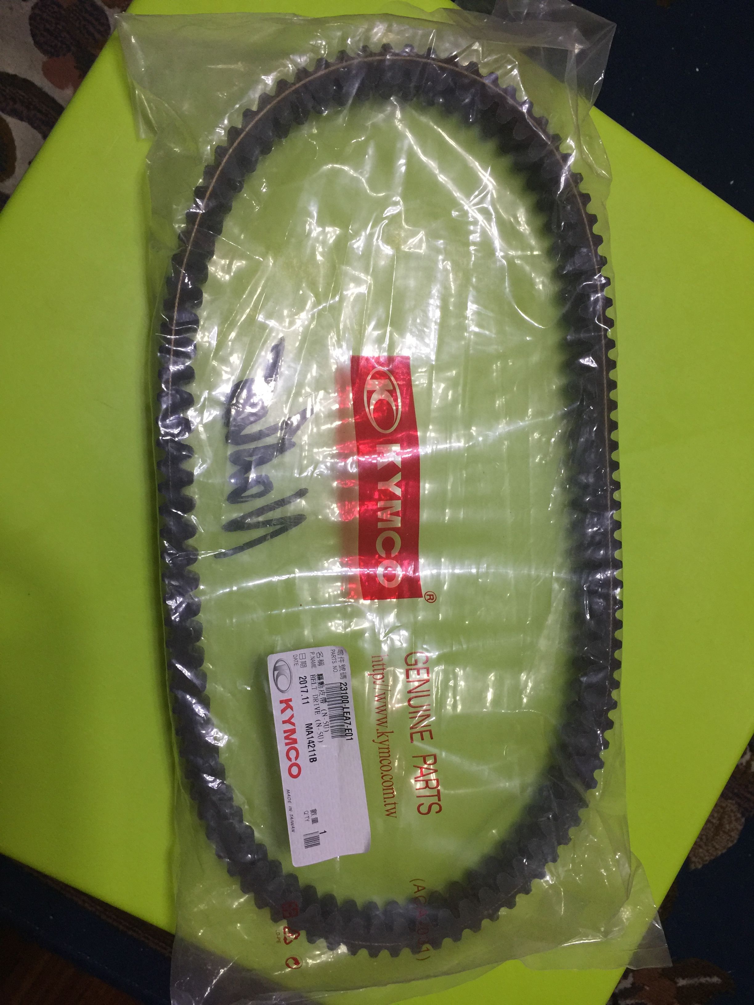 Vendo correa,rodillos,filtro,bujía y pastillas de freno nuevos