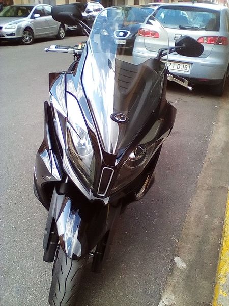 kymco2.jpg.c30caa6daea386a9c6df0a654248105b.jpg