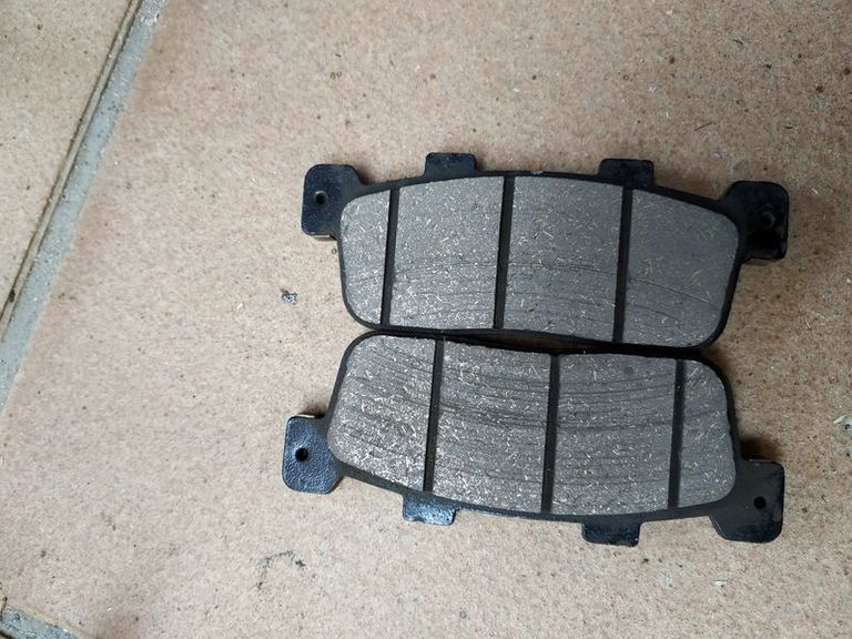 Pastillas de freno después de lijadas.jpg