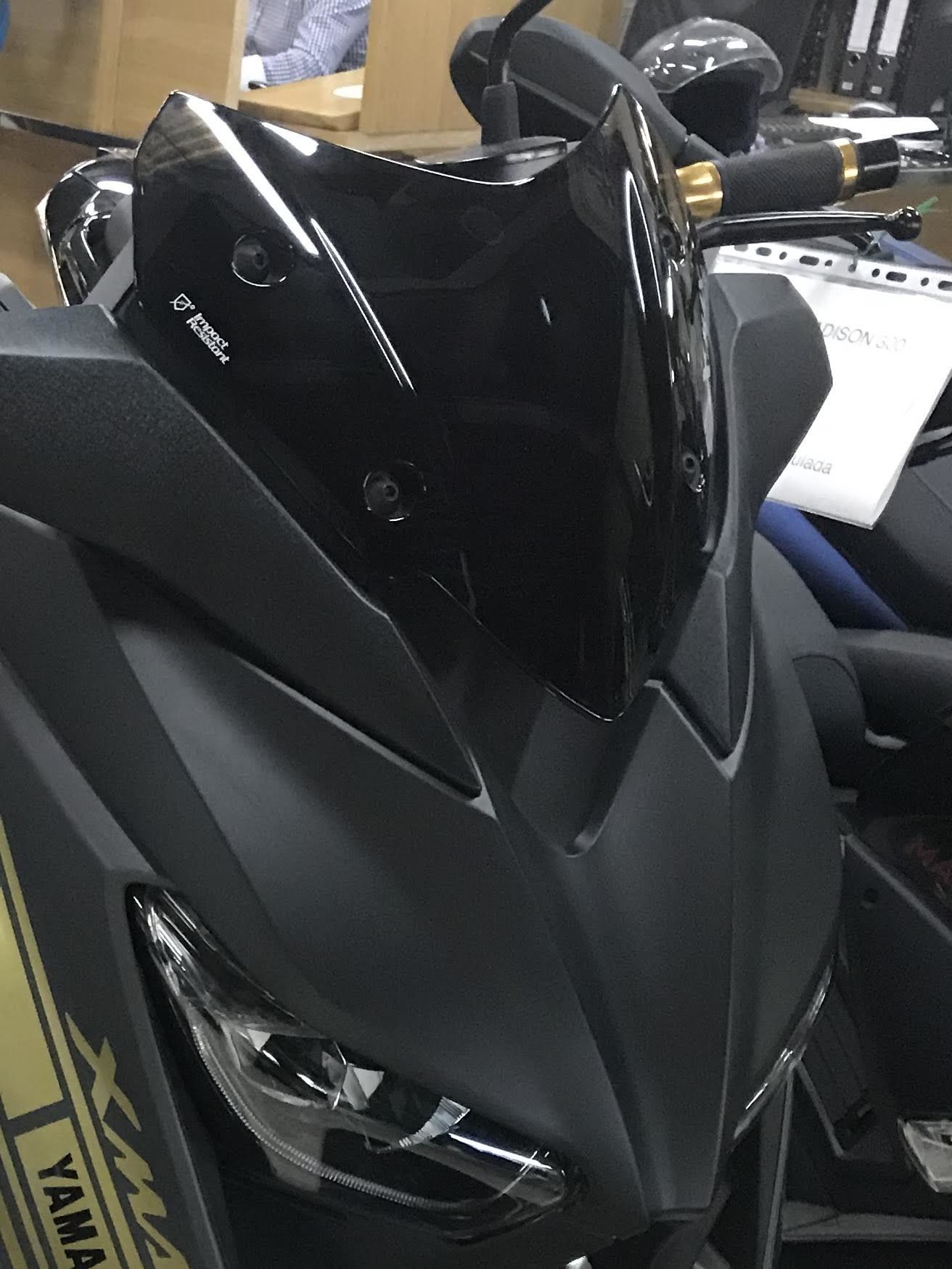 Vendo Yamaha Xmax 400 con 3700 km.