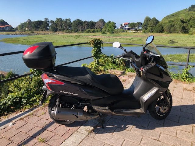 KYMCO SUPERDINK 125 - MUY BIEN CUIDADA