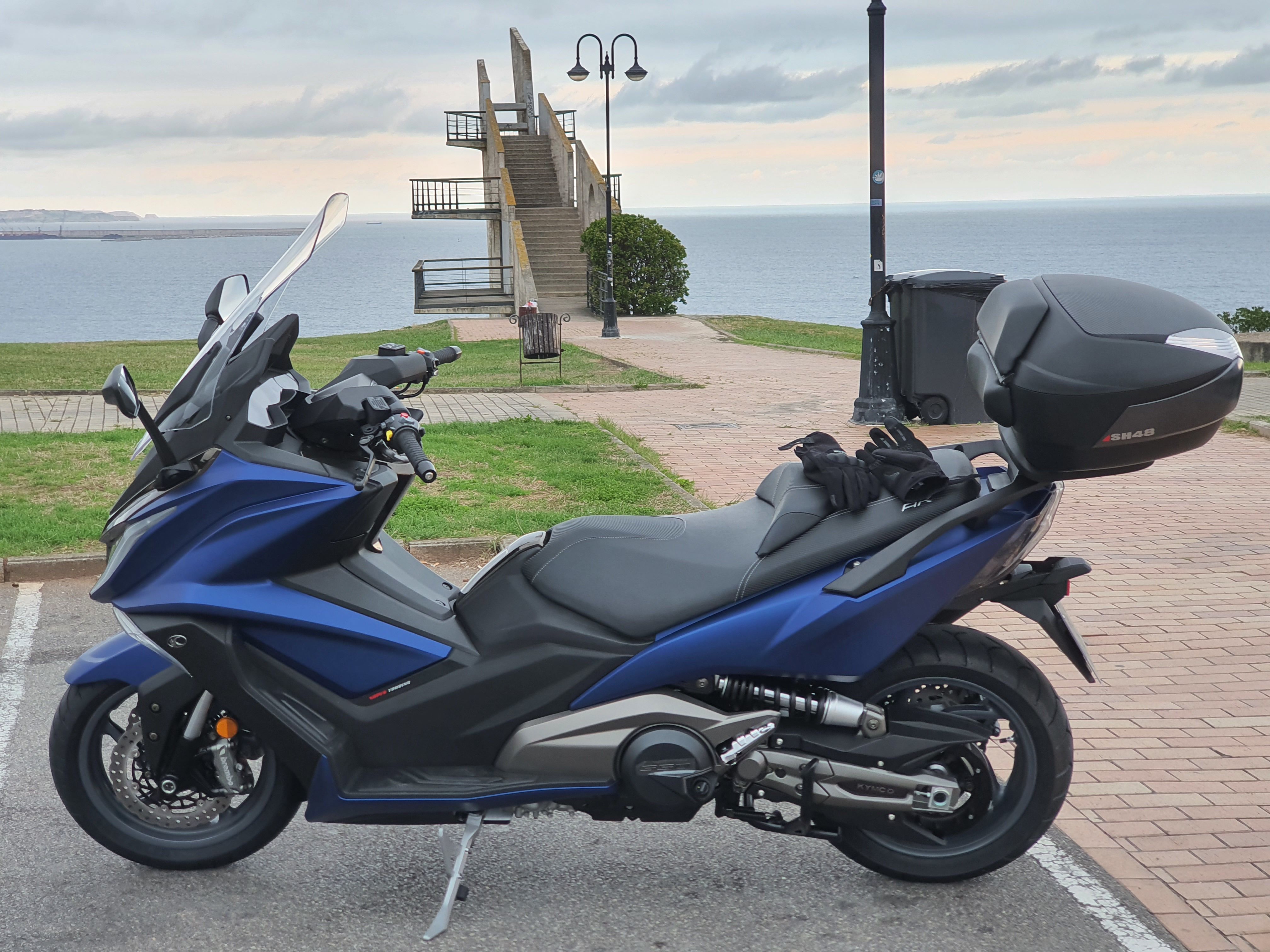 Vendo AK550 1.500KM un mes