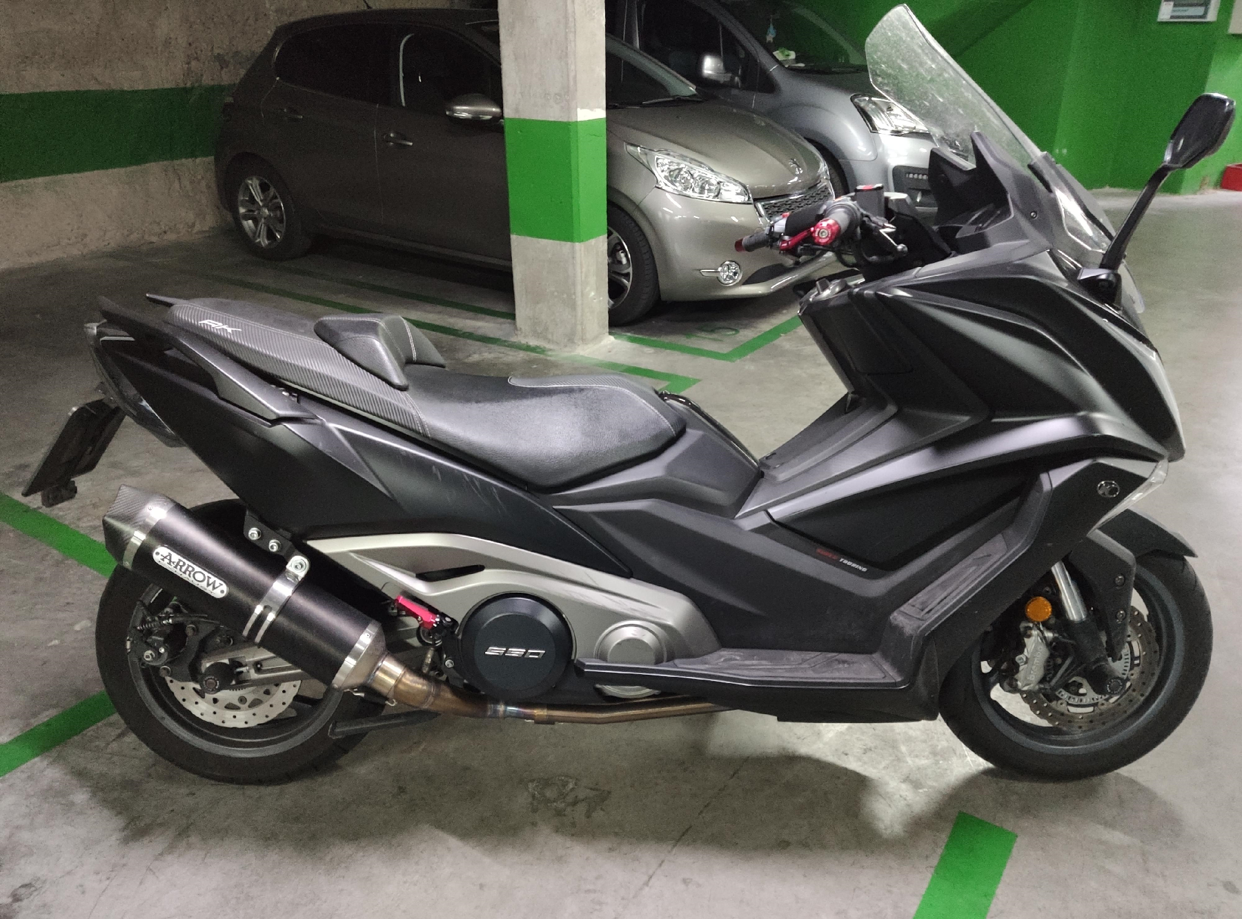 Vendo AK 550 19.500 Km con garantía