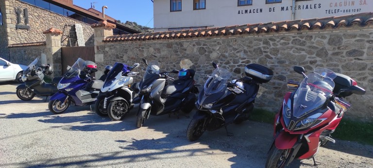 las motos gordas del grupo.jpg