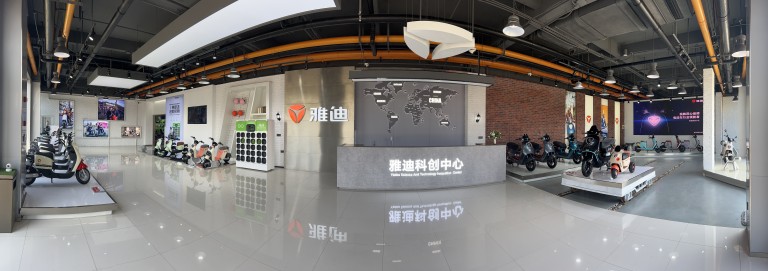 YADEA Showroom WuxI 3.JPG