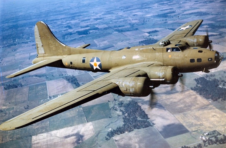 1280px-Color_Photographed_B-17E_in_Flight.thumb.jpg.fde602aa58ae06279ceb351346476b31.jpg